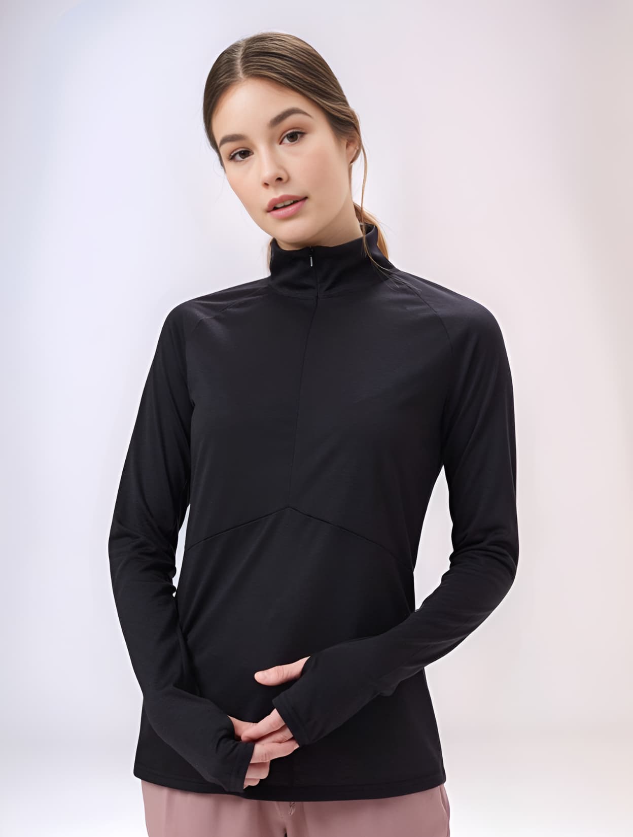 InMotion Hosszú ujjú felső modellen szemből