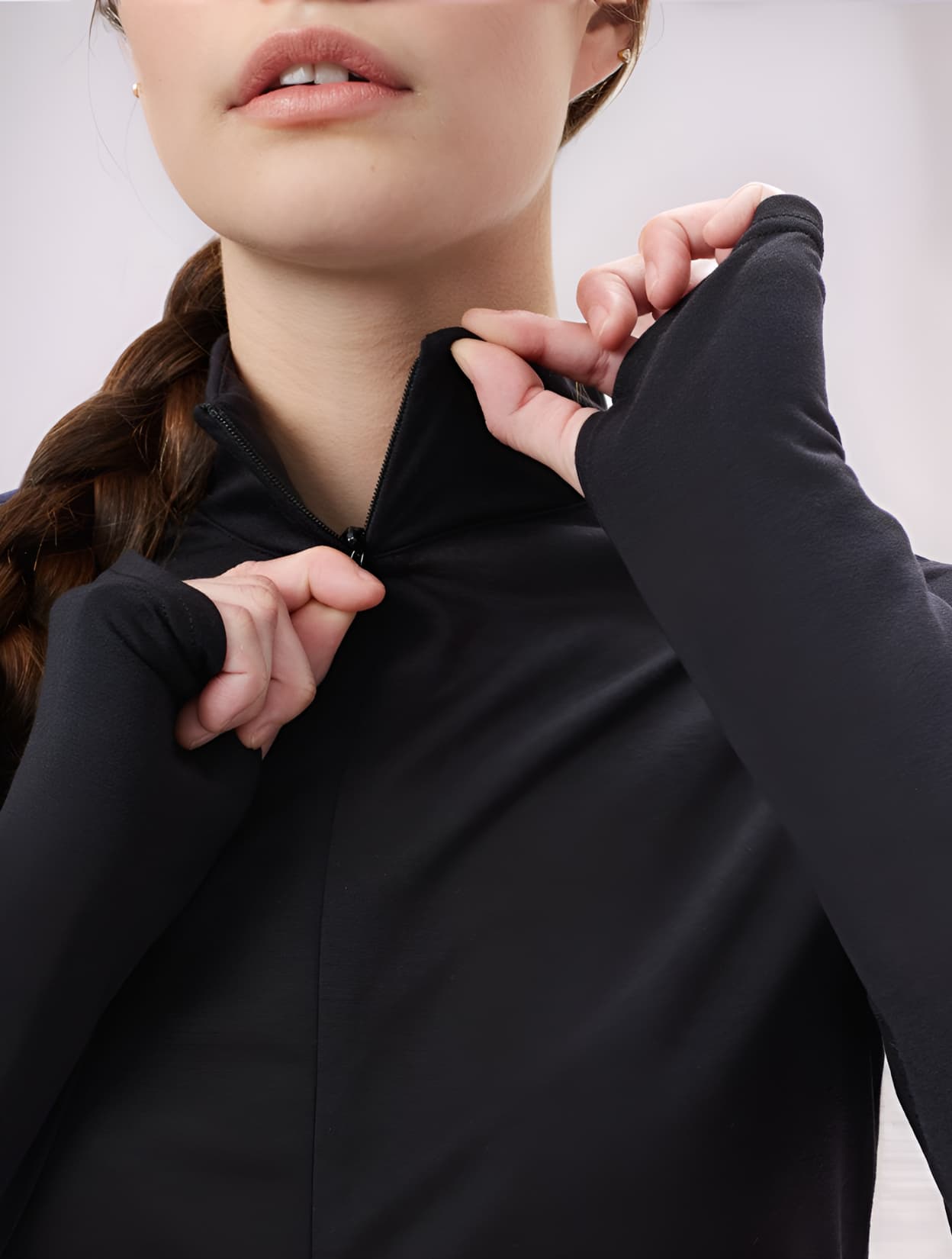 InMotion Hosszú ujjú felső modellen közeli - cipzár