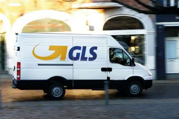 Csere futárszolgálattal